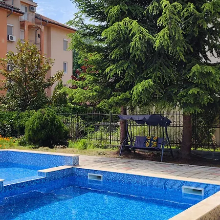 415 2* ساني بيتش